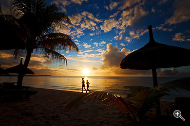 Sonnenuntergang am Strand von Trou aux biches, Mauritius.