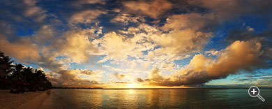 Sonnenuntergang am Strand von Trou aux biches, Mauritius.