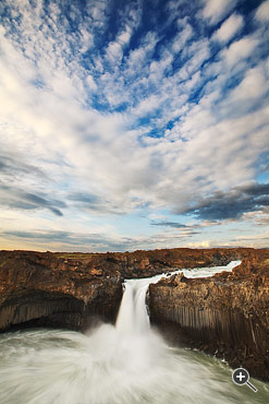 Wasserfall Aldeyjarfoss in Island.