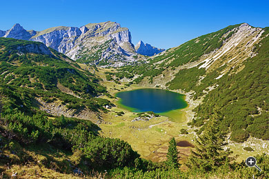 Panorama mit Bergen vom Zireiner See in Kramsach, &Ouml;sterreich.