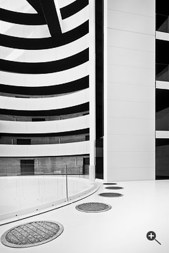 Moderne Architektur innerhalb des Gemini Residence Wohnhaus in Kopenhagen, D&auml;nemark.