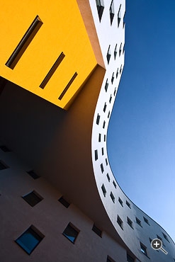 Moderne Architektur in der Wohnsiedlung Kabelwerk in Wien, &Ouml;sterreich.