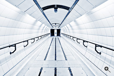 U-Bahn-Durchgang in der Londoner Underground Tube, England.