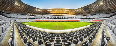 Stadionpanorama der Allianz Arena vom FC Bayern und 1860 in M&uuml;nchen, Deutschland.