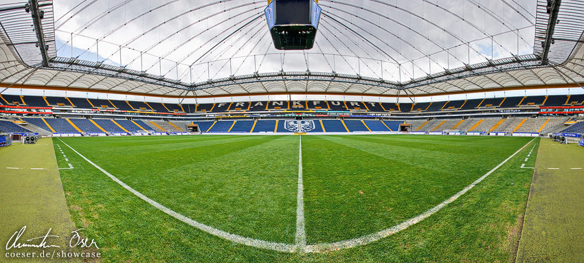 Stadionpanorama der Commerzbank Arena der Eintracht in Frankfurt, Deutschland.