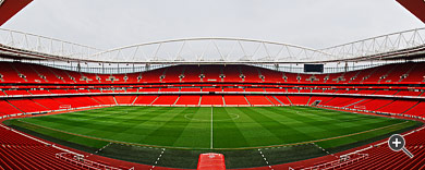 Panorama des Emirates-Stadions des FC Arsenal in London, England.