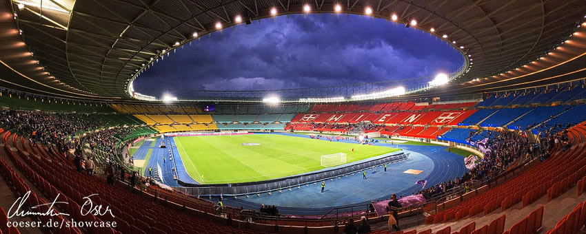 Panorama des Ernst-Happel-Stadions in Wien, Österreich.