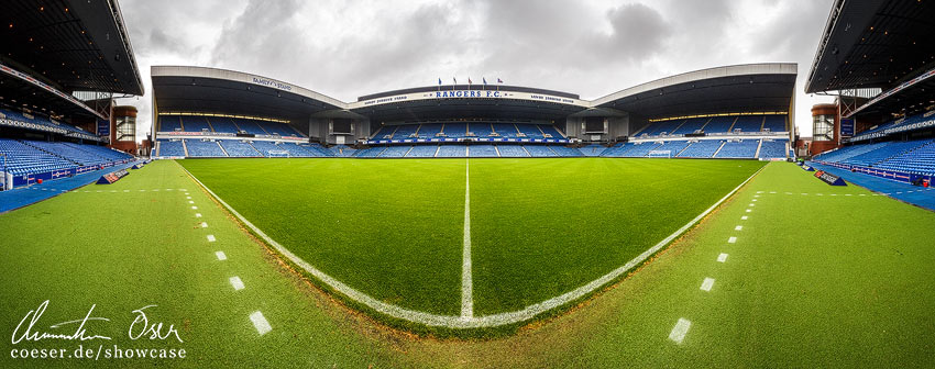 Panorama des Ibrox Stadium in Glasgow, Schottland.