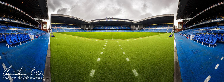 Panorama des Ibrox Stadium in Glasgow, Schottland.