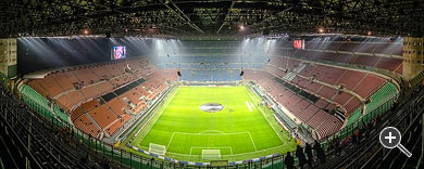 Panorama des Giuseppe-Meazza-Stadions (San Siro) von AC Milan und Inter in Mailand, Italien.