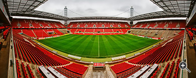 Panorama des RheinEnergieStadions in K&ouml;ln, Deutschland.