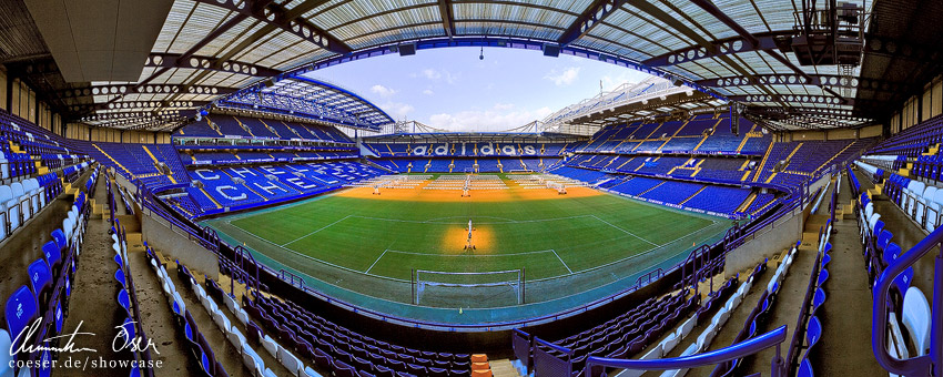 Panorama des Stadions an der Stamford Bridge des FC Chelsea in London, England.