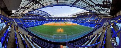 Panorama des Stadions an der Stamford Bridge des FC Chelsea in London, England.