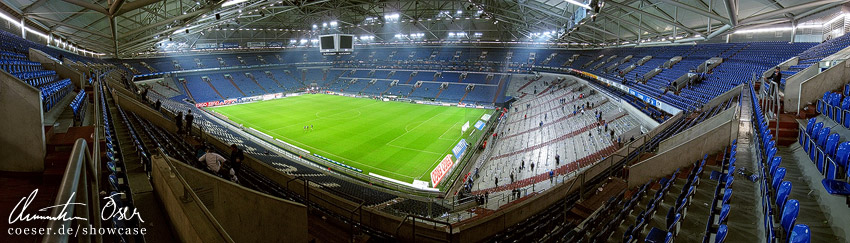 Stadionpanorama der Veltins-Arena des FC Schalke 04 in Gelsenkirchen, Deutschland.