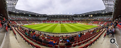 Stadionpanorama der W&ouml;rthersee-Arena in Klagenfurt, &Ouml;sterreich.