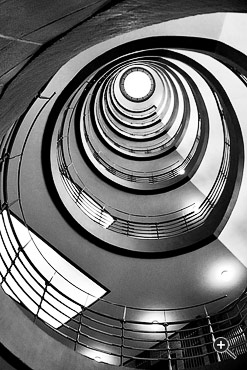 Treppenhaus (Stiegenhaus) in Hamburg, Deutschland.