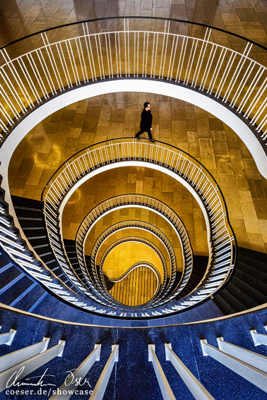 Treppenhaus (Stiegenhaus) in München, Deutschland.