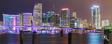 Panorama der Miami Skyline nach Sonnenuntergang, Miami, USA.