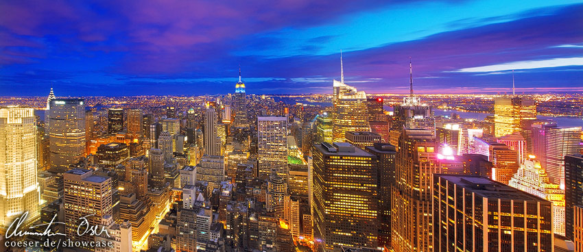 Panorama der New Yorker Skyline im Sonnenuntergang New York, USA.