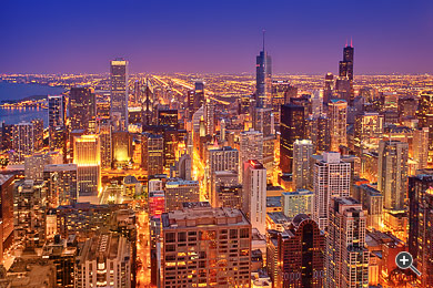 Blick auf die Skyline von Chicago im Sonnenuntergang, USA.