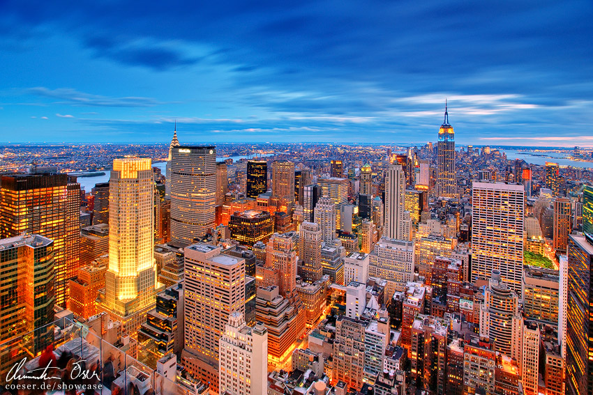 Blick auf die Skyline von New York im Sonnenuntergang, USA.