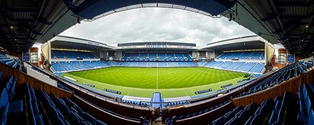 Panorama des Ibrox Stadium in Glasgow, Schottland