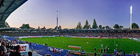 Panorama des Stadions Linzer Gugl in Linz, Österreich