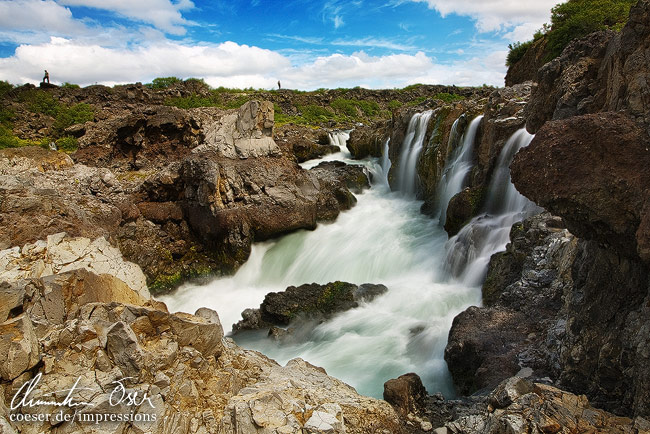 Der beeindruckende Barnabafoss-Wasserfall in Island.