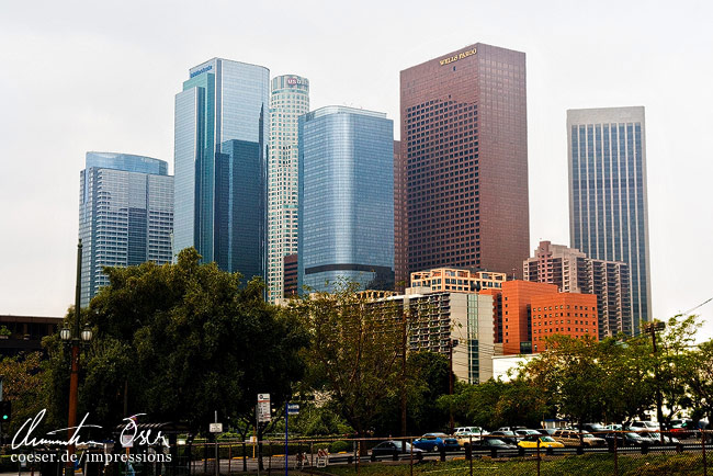 Wolkenkratzer formen die Skyline von Downtown Los Angeles, USA.
