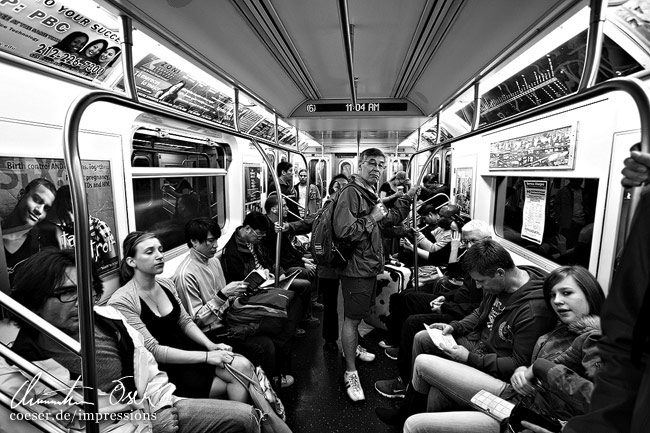 In der U-Bahn gibt es immer einiges zu beobachten in New York City, USA.