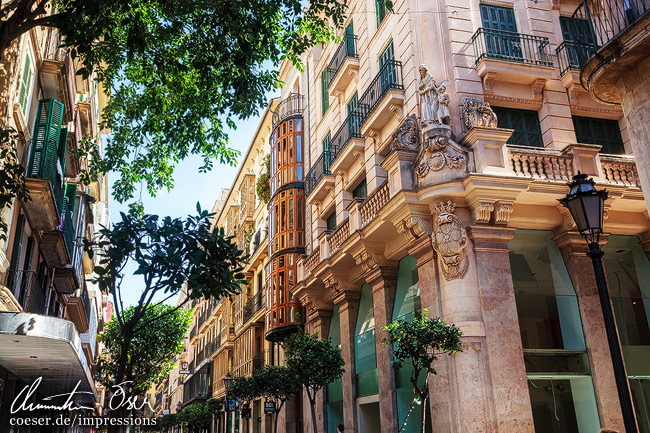 Gebäude in der historischen Altstadt von Palma de Mallorca, Spanien.