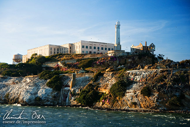 Alcatraz Island ('The Rock') in der San Francisco Bay in San Francisco, USA.