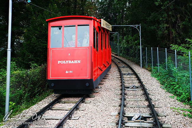 Die Polybahn-Standseilbahn im Zentrum von Zürich, Schweiz.