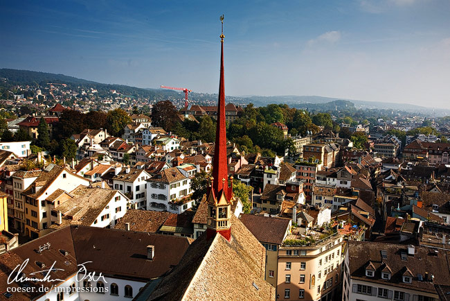 Ein Dachreiter auf dem Grossmünster in Zürich, Schweiz.